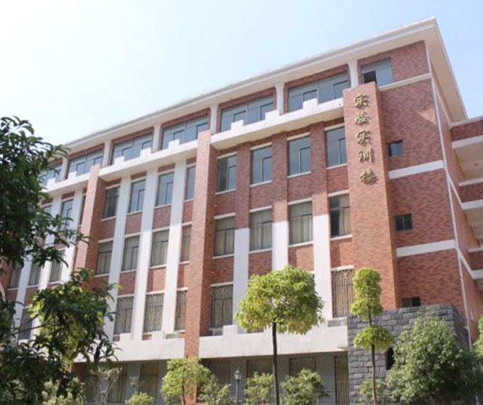 学校大门